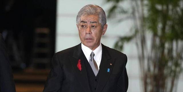 日本外相