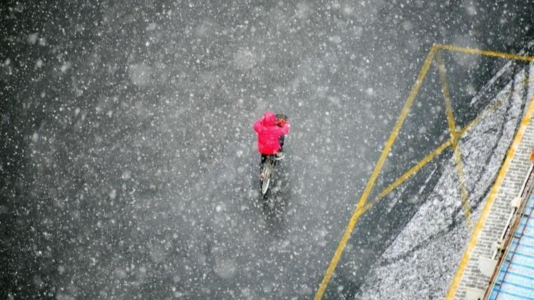 寒潮南下，今明两天中东部雨雪进入鼎盛时段