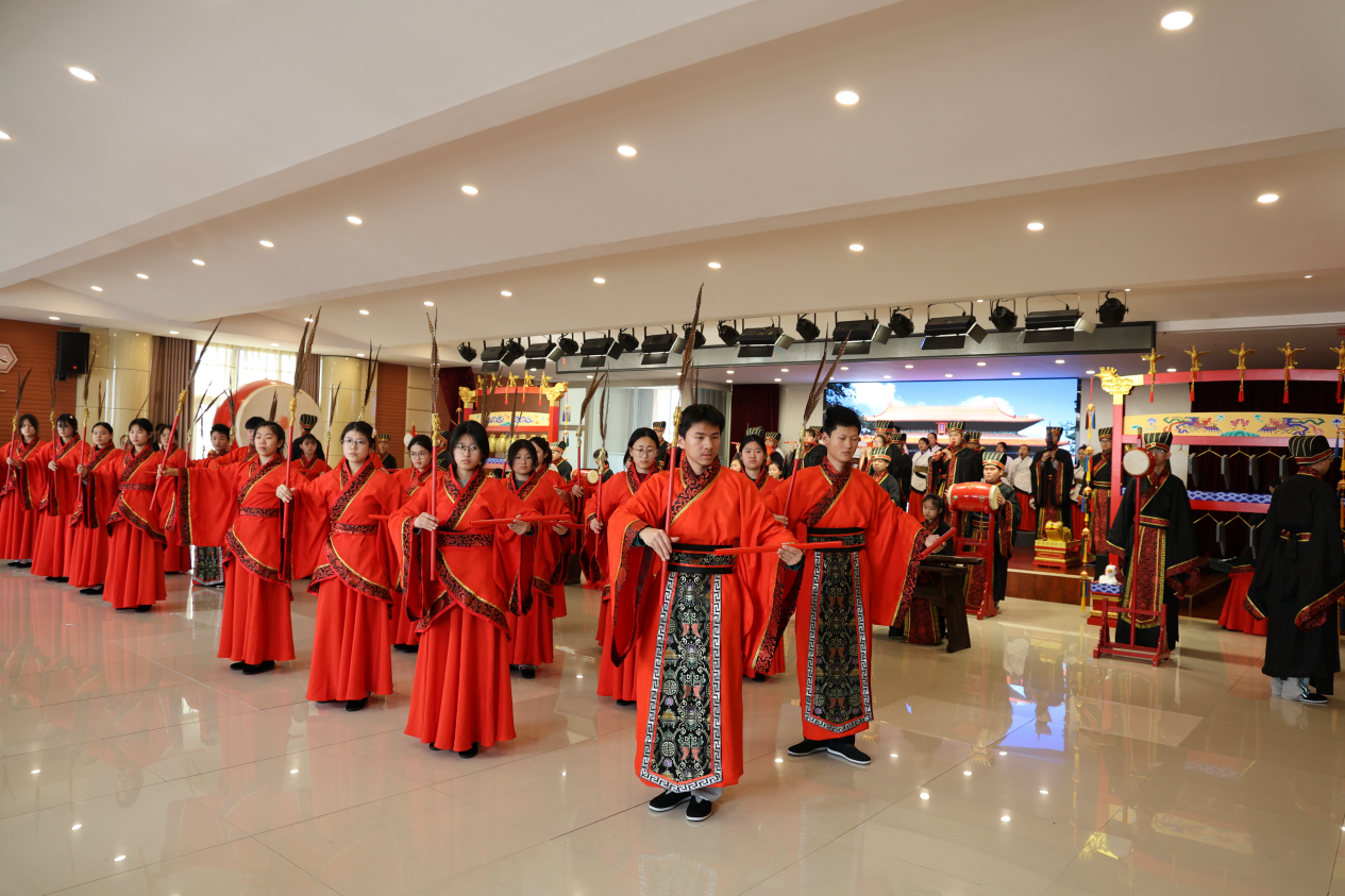 济宁市“艺韵暖心 文化助残”捐赠仪式举行