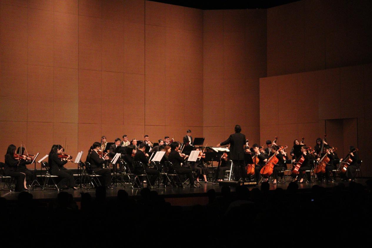 南山文体中心聚橙剧院携手2025年南山区交响音乐季，共筑音乐艺术殿堂