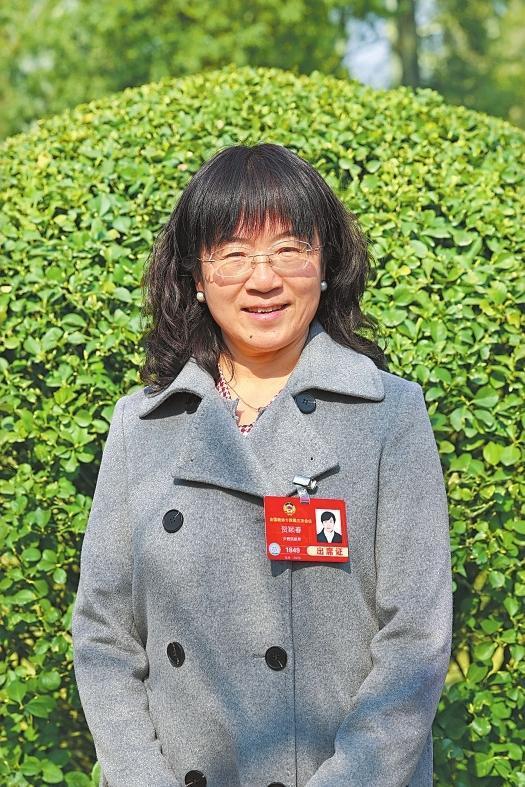 贺颖春　新甘肃&middot;甘肃日报记者　田蹊