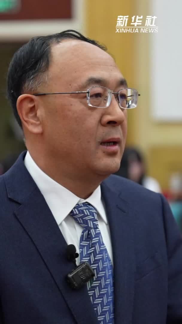 十四届全国人大三次会议收到代表议案269件