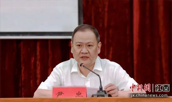 圖為全國人大代表、贛州市委常委、瑞金市委書記尹忠。瑞金市融媒體中心供圖