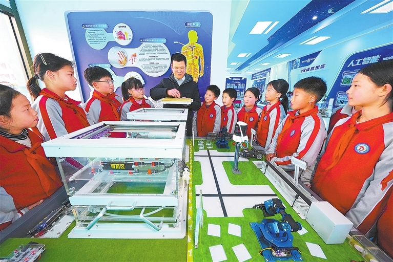 萍乡市湘东区：讲解育秧流程（图）