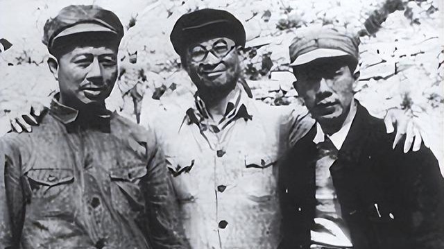 钱大钧故意放走陈赓还送大洋，下属不解，钱：我敢动他一根毫毛吗