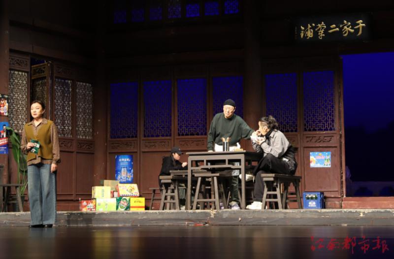 老戏骨倪大红史可联袂主演 《银锭桥》南昌上演京味盛宴