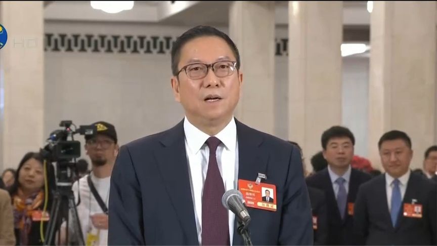 全国政协委员施荣怀：香港的未来在于与国家同频共振