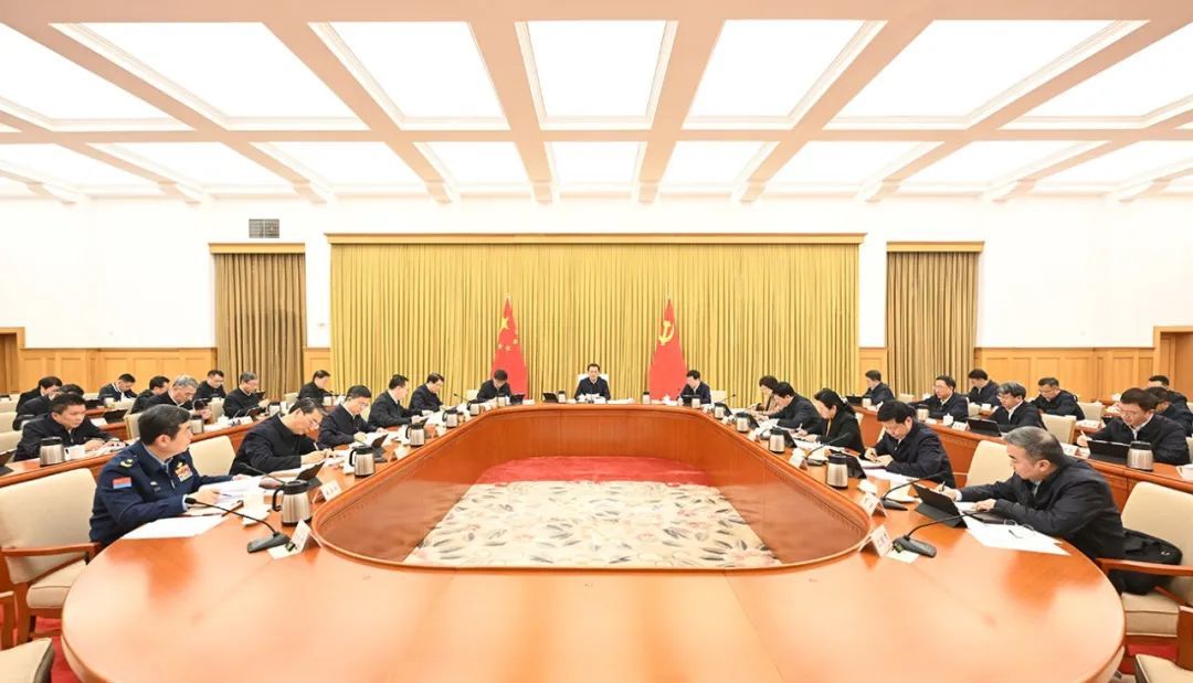3月14日下午，市委常委会举行会议，市委书记袁家军主持并讲话。苏思 摄