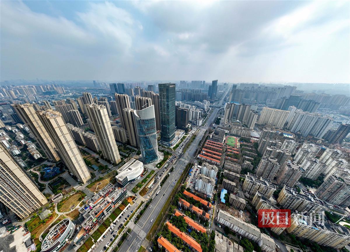 航拍关山大道沿线(极目新闻记者邹斌、胡长幸摄)