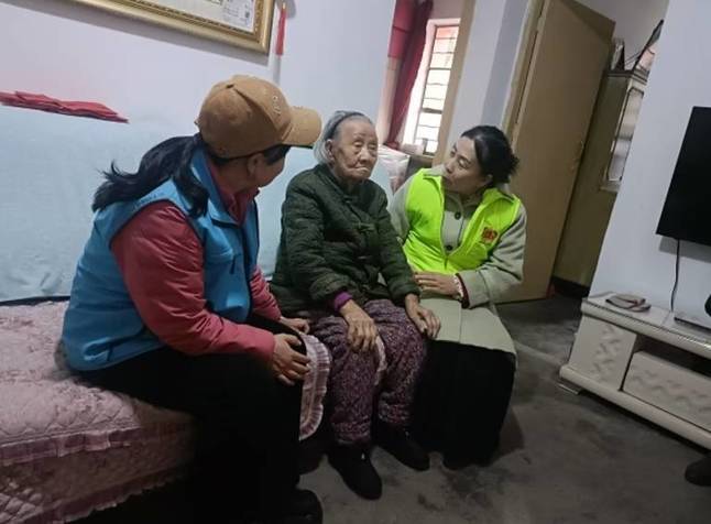 网格员变身全能"管家"　华亭破解"一老一小"幸福密码
