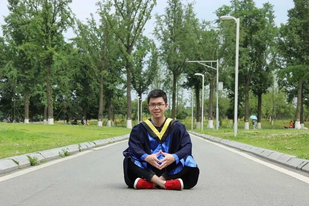 智元机器人创始人彭志辉：从小酷爱电子产品 放弃201万年薪工作