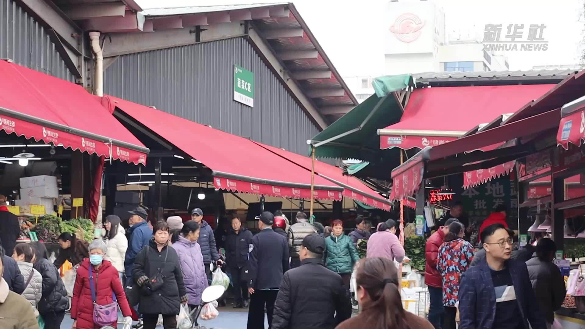 长沙：农贸市场上新了 市民爱赶春天集市