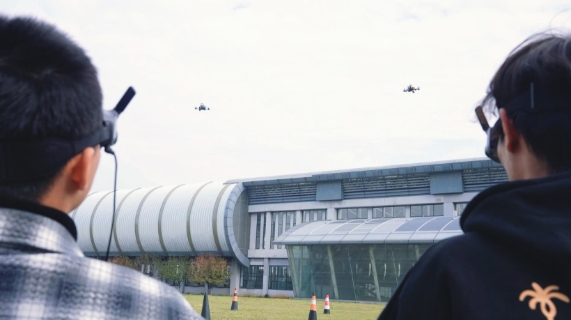 江西共青城：青年掘“机”低空经济