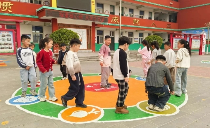 宁晋县大曹庄学区积极开展阳光课间15分钟活动