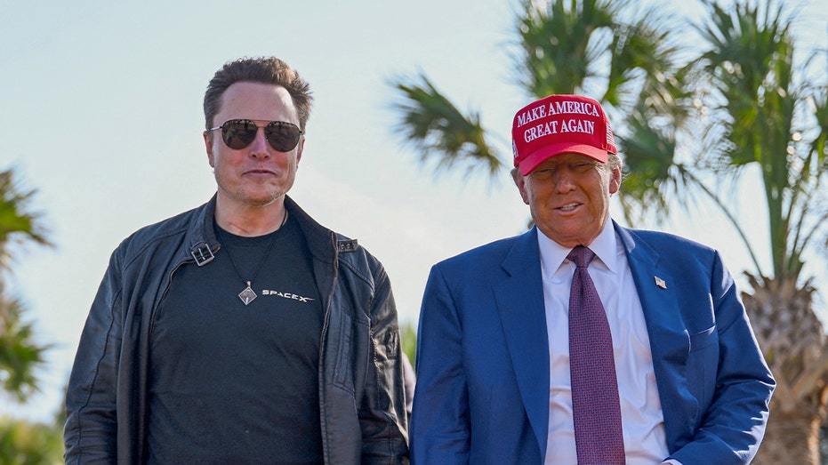 Elon Musk and Donald Trump walking together