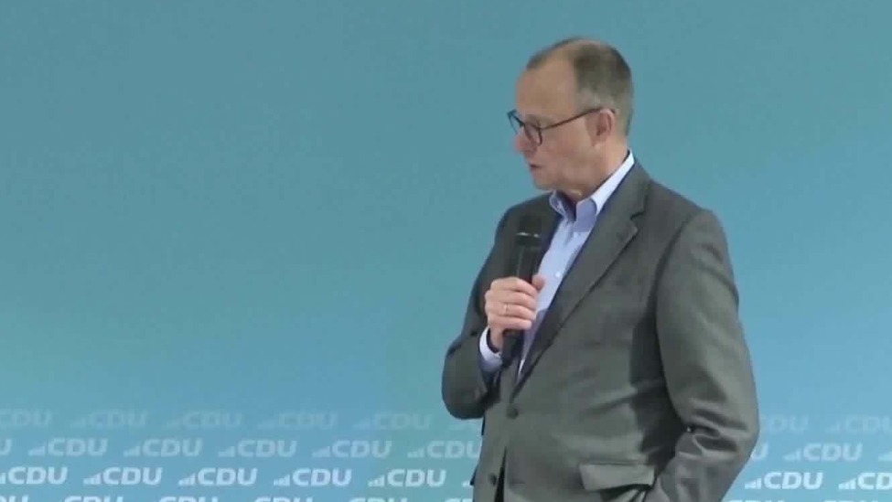 德国候任总理默茨：将与英法商讨共享核武的可行性