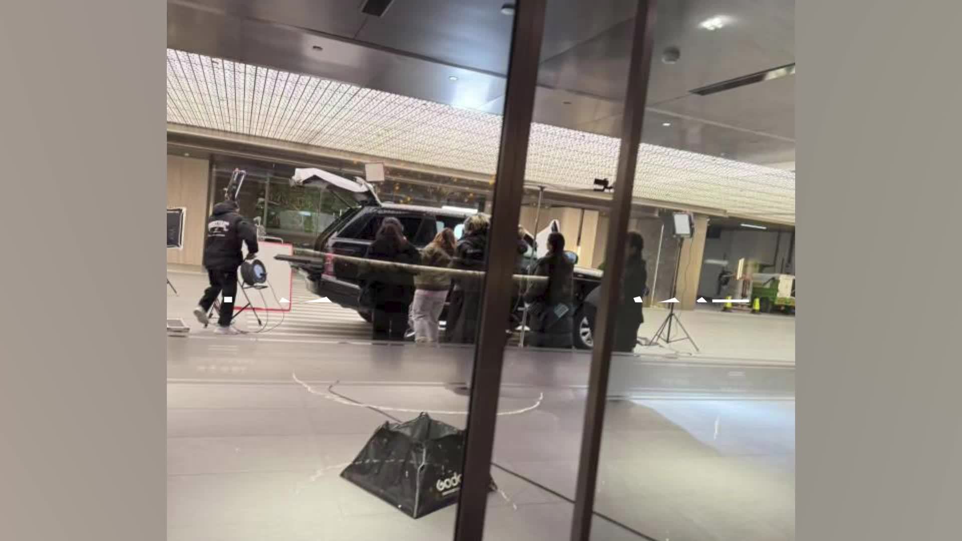 短剧剧组频繁进小区拍戏，业主称遭驱赶造成困扰，开发商：会沟通好尽量不影响业主