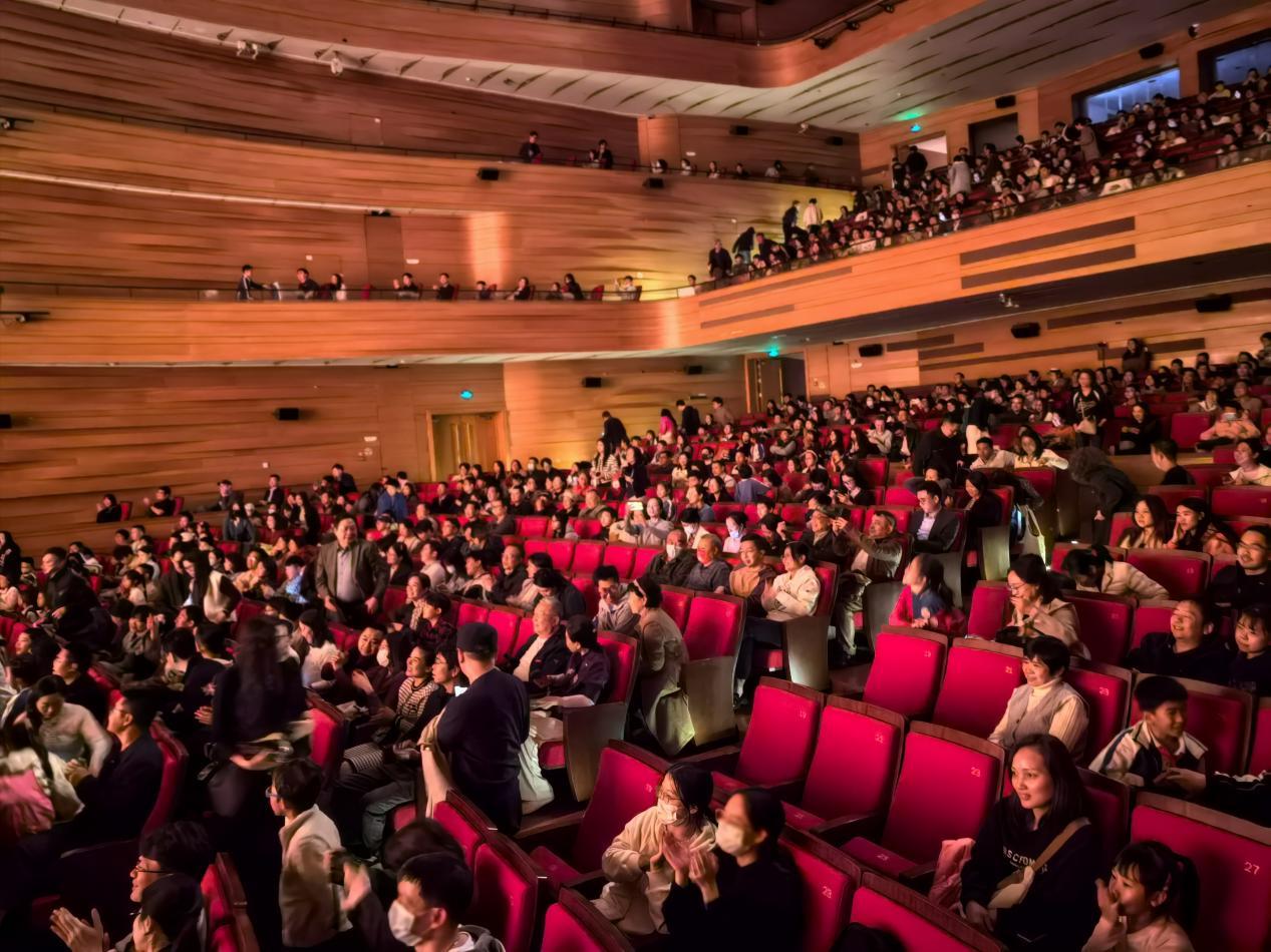 南山文体中心聚橙剧院携手2025年南山区交响音乐季，共筑音乐艺术殿堂