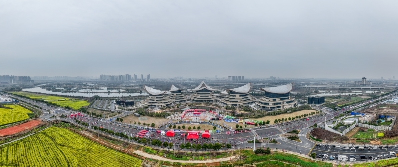 刷新赛会纪录!2025南昌象湖半程马拉松落幕