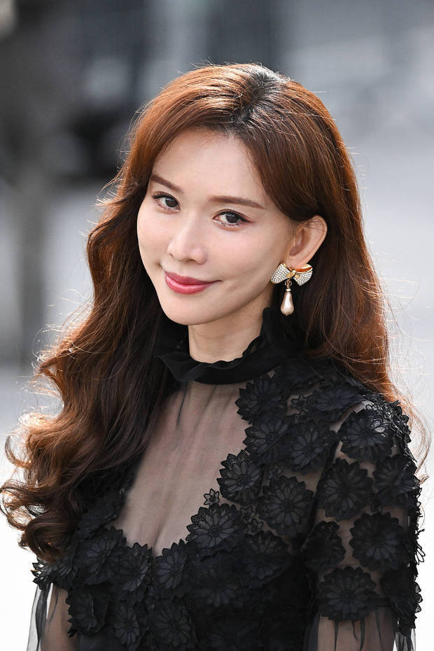 林志玲怼脸镜头状态冻龄。