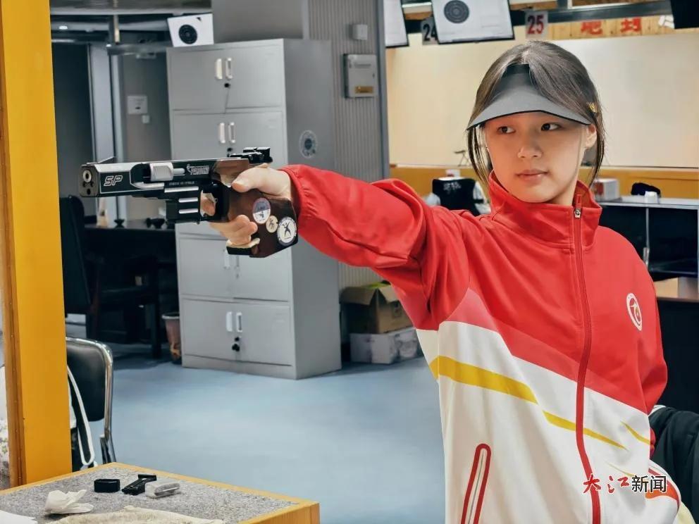 谢怡萍在进行射击训练(资料图)