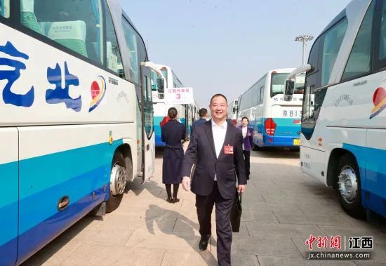 圖為全國人大代表，江西省南昌市青山湖區湖坊鎮進順村黨委書記、村委會主任羅來昌。受訪者供圖