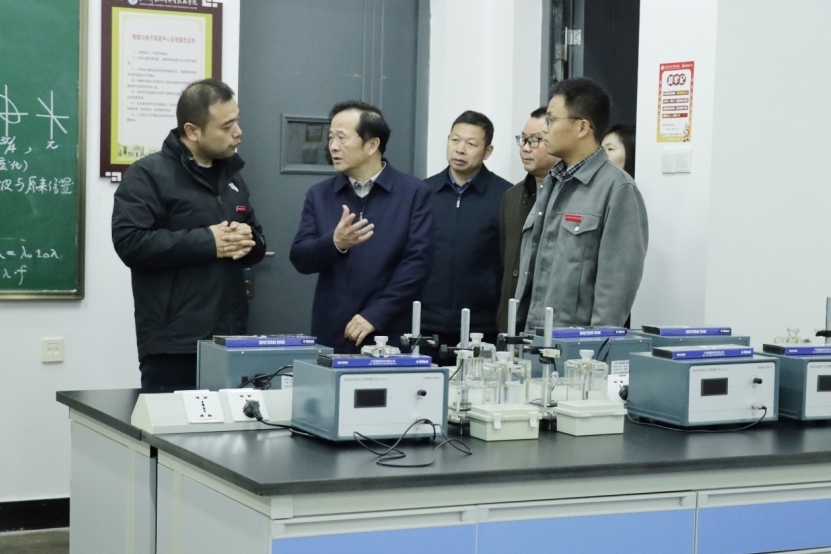 江西师范大学党委书记朱小理深入科技学院走访调研