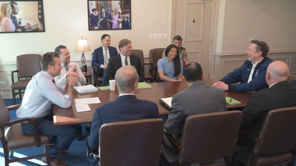 美防长发布马斯克五角大楼之行现场视频