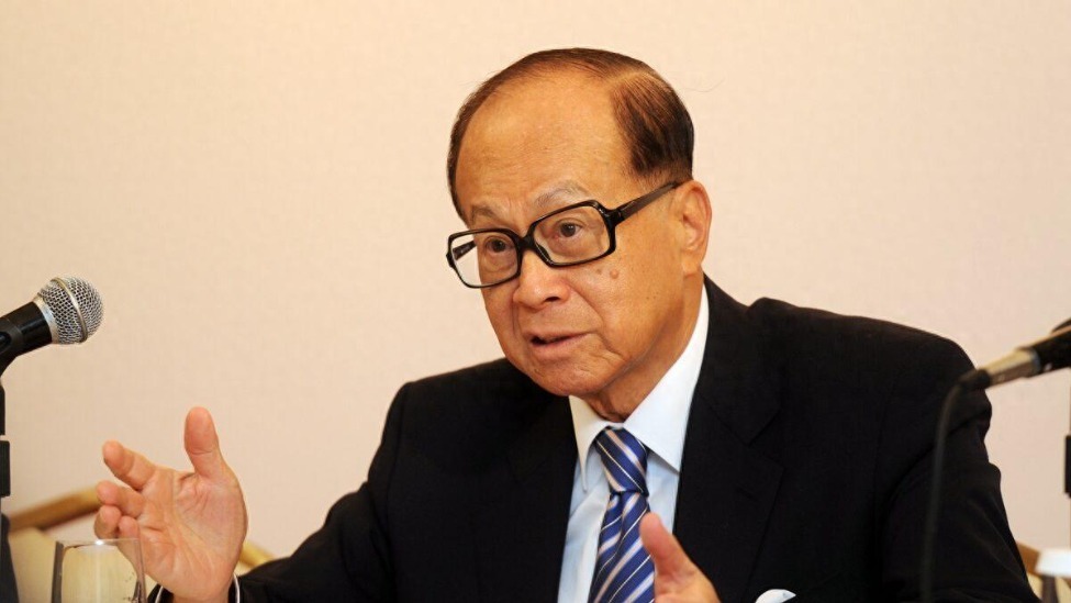 媒体：李嘉诚“卖港”，从来就不是“在商言商”