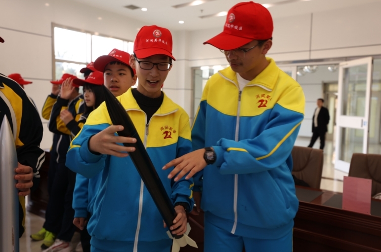 河间英华学校学子走进沧州市气象局开启探索气象知识之旅