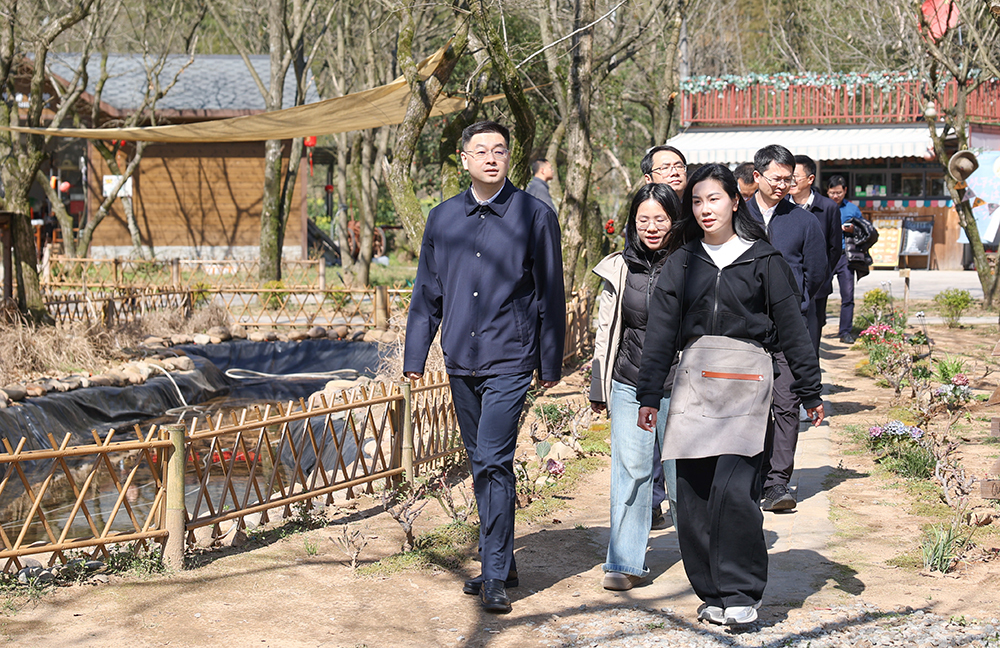 镇海党政代表团赴结对地区考察