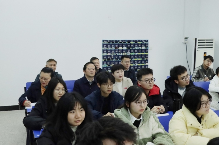 江西师范大学党委书记朱小理深入科技学院走访调研