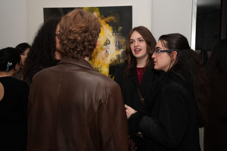 巴黎Vanities 画廊新展—龙冰、韩玉、朱庆伟联展《灵魂的低语》盛大开幕