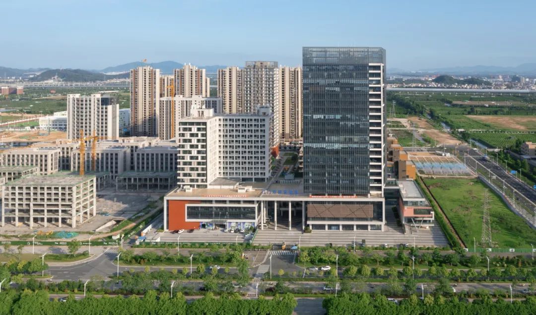江门双碳实验室率先构建“1+10+3”政产学研融通发展新模式