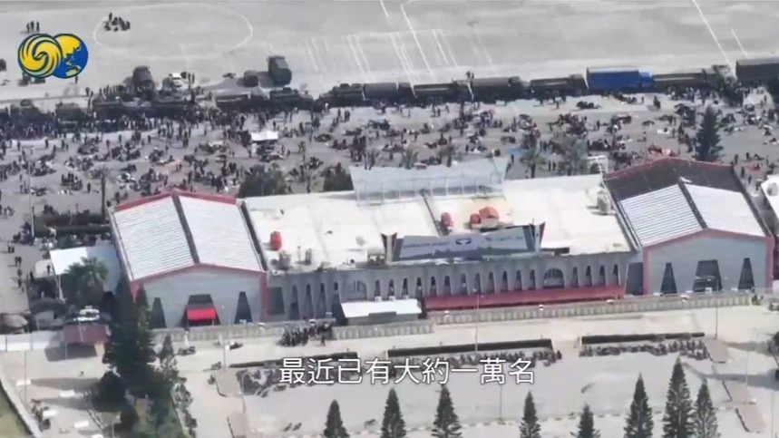 为躲避杀戮，大批叙利亚人逃到俄军基地，拒绝返回乡镇，画面曝光