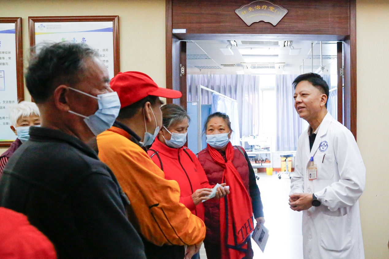 中医护银龄,惠民暖人心——盐田区人民医院老年人开放日活动