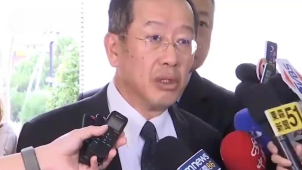 解放军在台海进行战备巡航，台军头子顾立雄战战兢兢称在“应付”