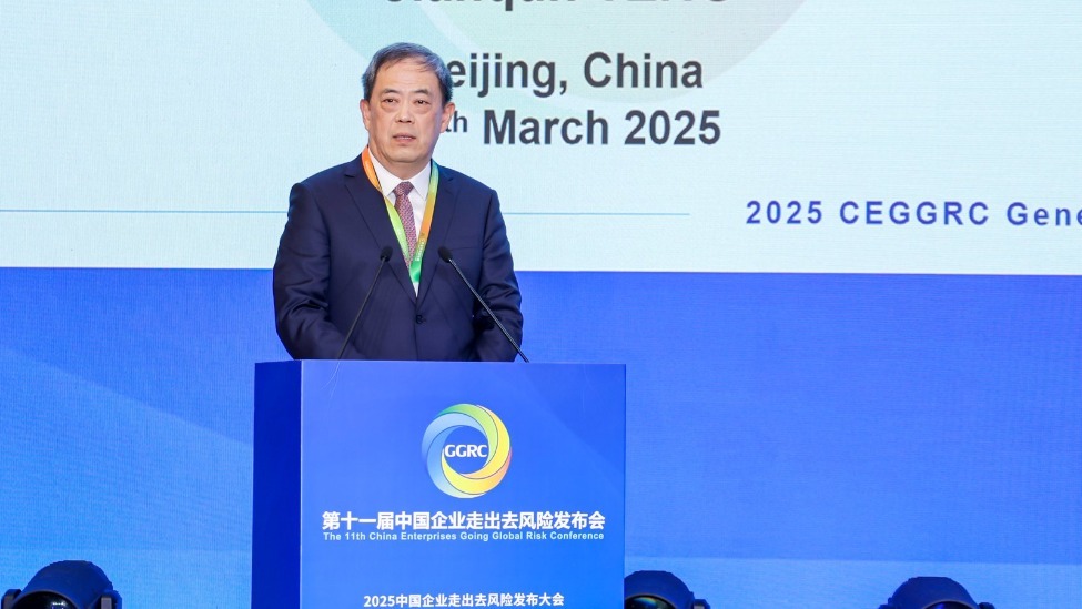 中国国际问题研究院美国研究所原所长、著名国际问题专家，滕建群