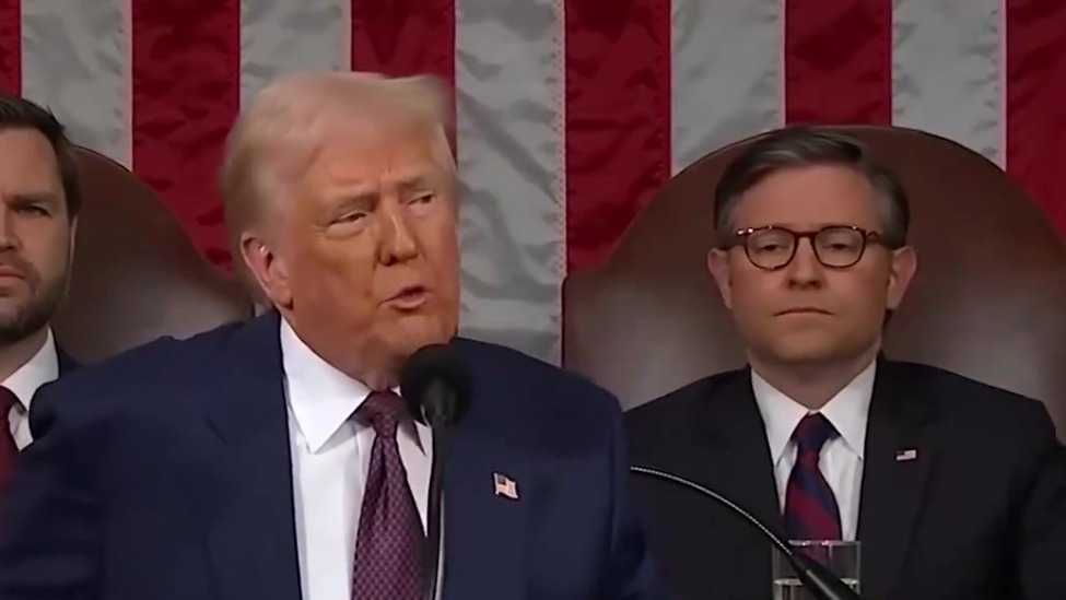 特朗普联俄抗中算盘打得响？两大制约因素，揭示美俄关系深层裂痕