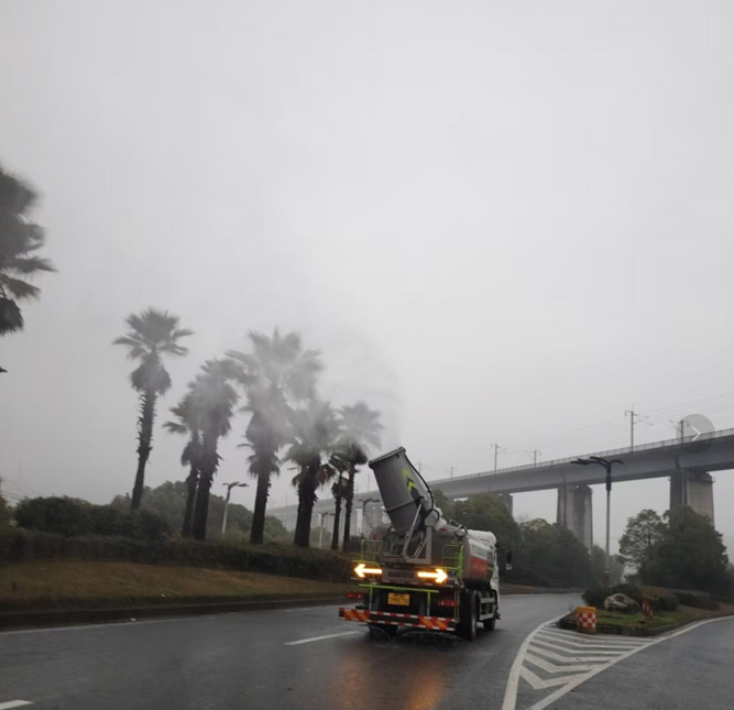 下雨天為何灑水？宜春市民吐槽：浪費水資源！官方揭露真相