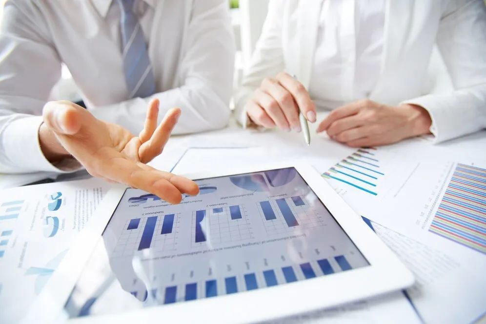 赚疯的腾讯,为AI不惜“月光”