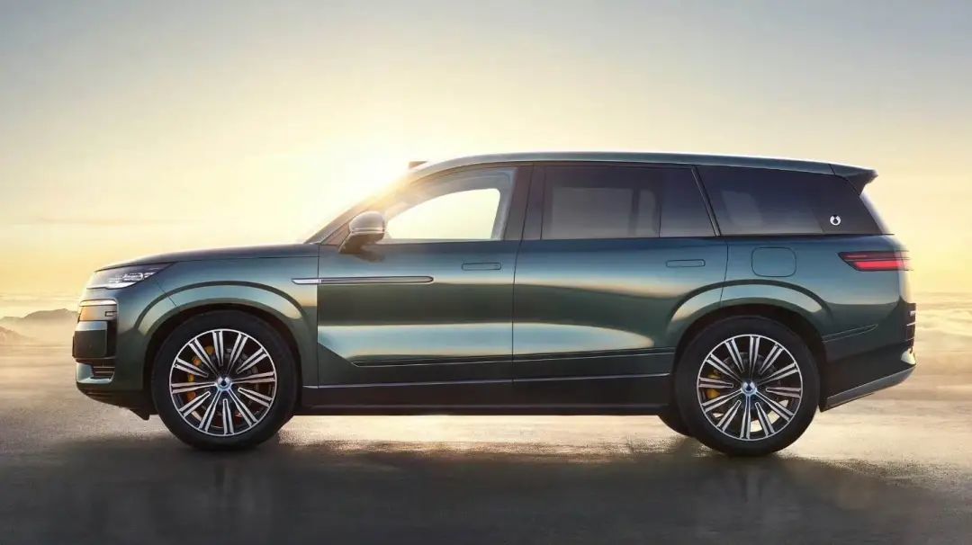 比亚迪跟牌华为,38.98万腾势N9开卖,王传福:中国最好旗舰SUV