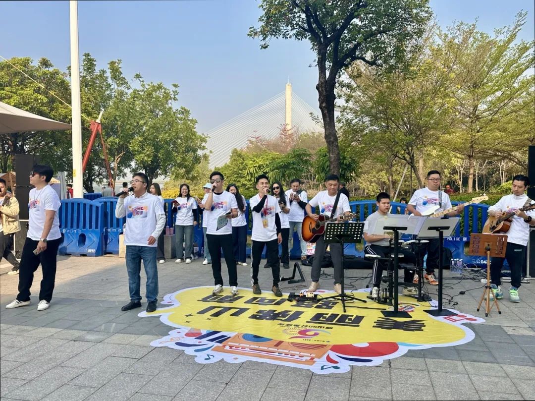 三水区职工艺术团奏响工人力量最强音。佛山新闻网记者麦雪丹摄