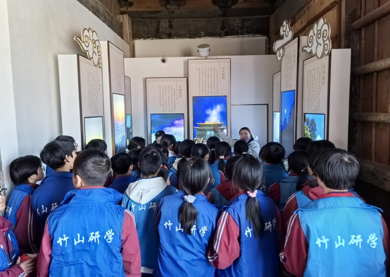 武当山研学热潮再启！近300名学生开启3天探索之旅