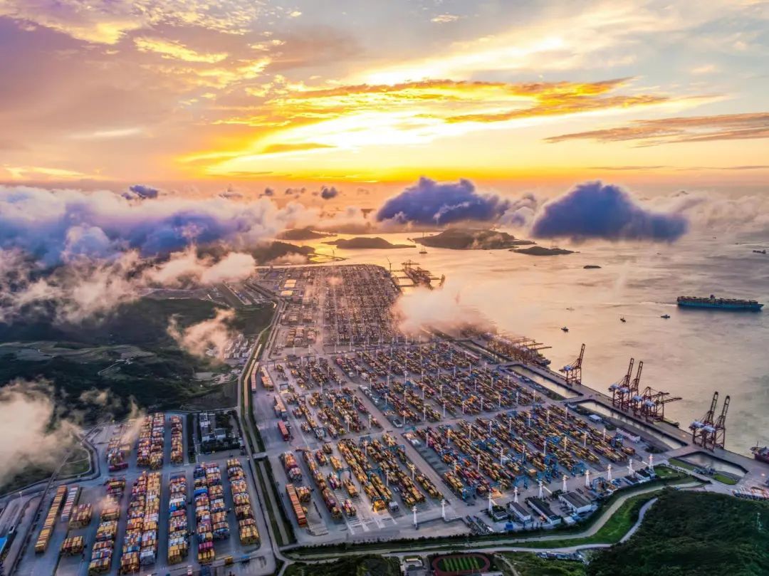 7月13日《宁波舟山港落日余晖》宁波发布特约摄影师谢振国 摄(1).jpg