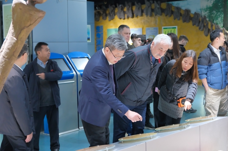 俄罗斯联邦北奥赛梯-阿兰共和国经贸团来江西应用技术职业学院考察访问