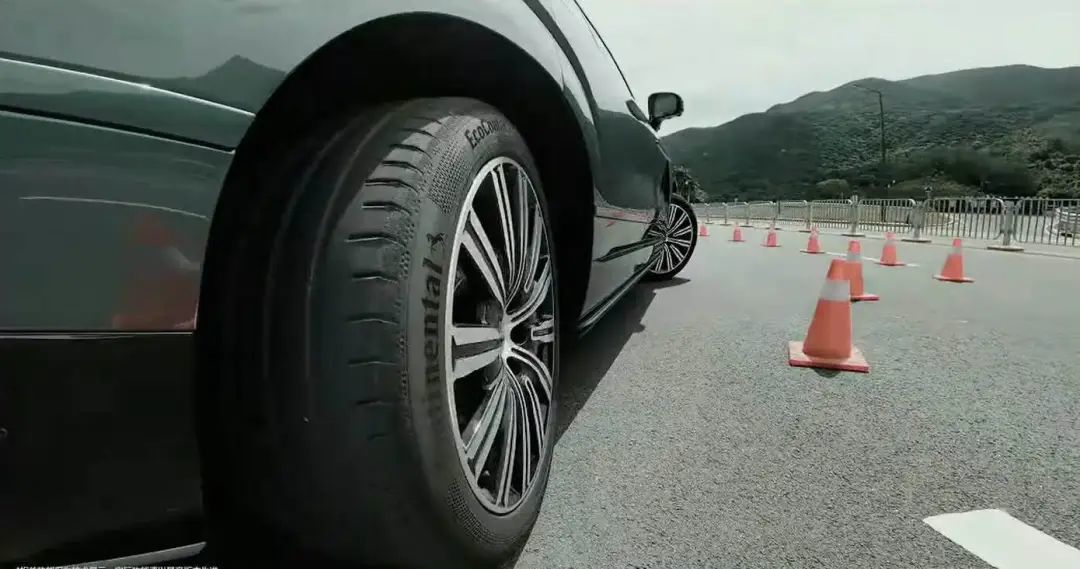 比亚迪跟牌华为,38.98万腾势N9开卖,王传福:中国最好旗舰SUV