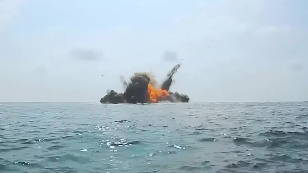 美军大规模空袭胡塞武装，胡塞反击美航母舰队，冲突进一步升级？