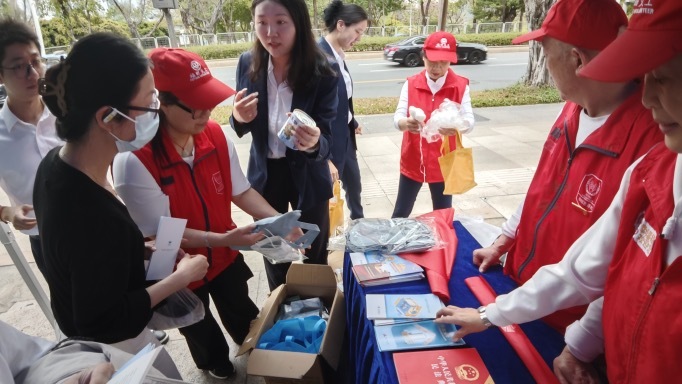 杭州银行深圳分行开展2025年“3&middot;15”金融消费者权益保护教育宣传活动