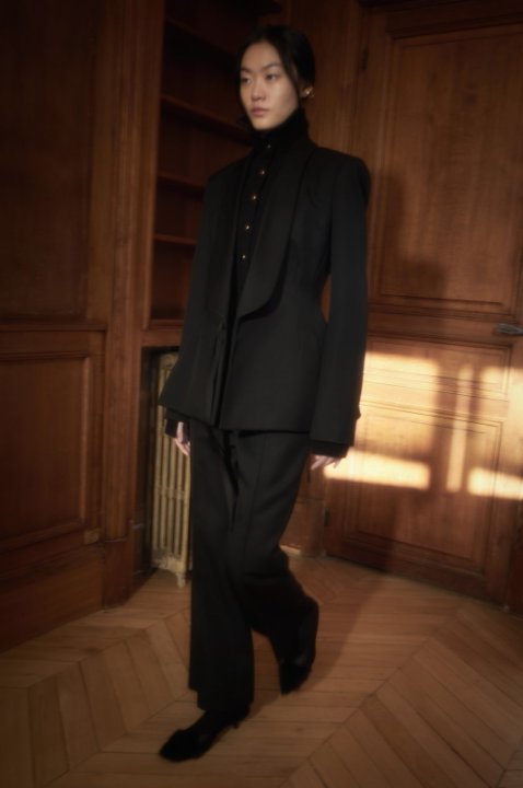 Carven 发布2025秋冬系列